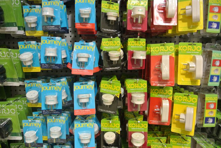 オーストラリアの電圧、電源プラグ・コンセント