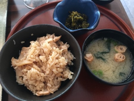 ハワイ 「サントリー」の松茸ご飯