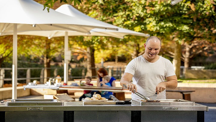 オーストラリアの公園BBQ完全ガイド|無料の電気式バーベキューの使い方