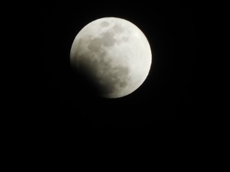 ハワイのほぼ皆既月蝕