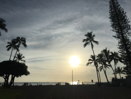 ハワイ ワイキキ・夕方の散歩