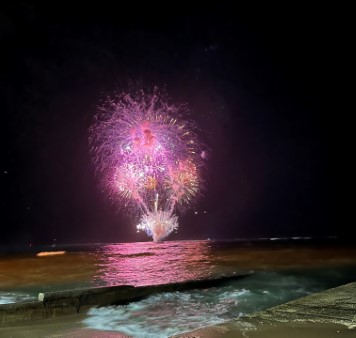 ハワイ　4回目のワイキキ沖の花火
