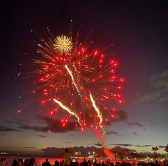 ハワイ　ヒルトンの花火、再開3週目