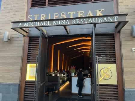 ハワイ　「STRIPSTEAK」