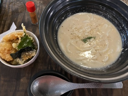 ハワイ　「つるとんたん」のランチスペシャル