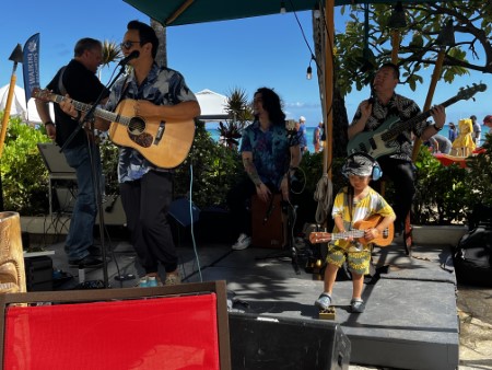ハワイ　Alx Kawakami ＠Duke’s Waikiki