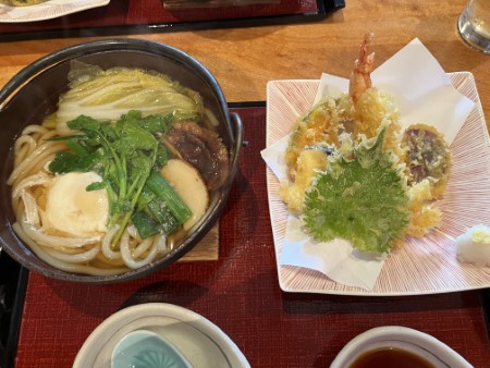 ハワイ　「サントリー」のランチ