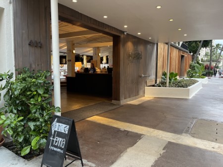 ハワイ　サーフジャックホテルの「SIP & SHOP MARKET」