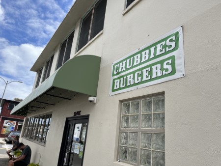 ハワイ 「CHUBBIES BURGERS」