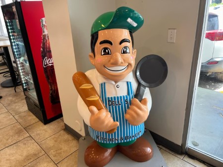 ハワイ 「Dell’s Kitchen & Bakery」