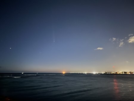 ハワイ　紫金山・アトラス彗星（ATLAS C/2023 A3）