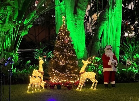 ハワイ ロイヤルハワイアンホテルの点灯式