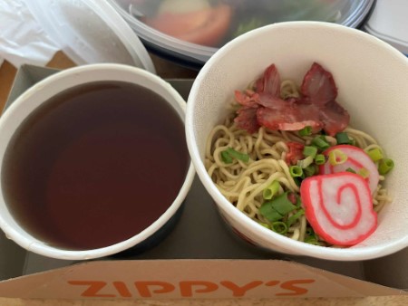 ハワイ 「Zippy’s」で「サイミン」To Go