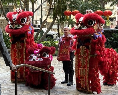 ハワイ　リッツカールトンのライオンダンスと中国習字