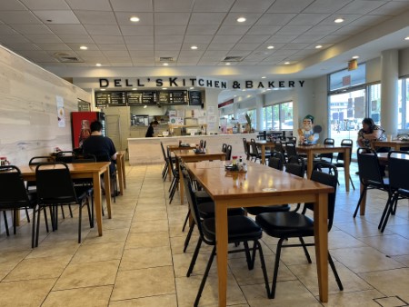 ハワイ 「Dell’s Kitchen」