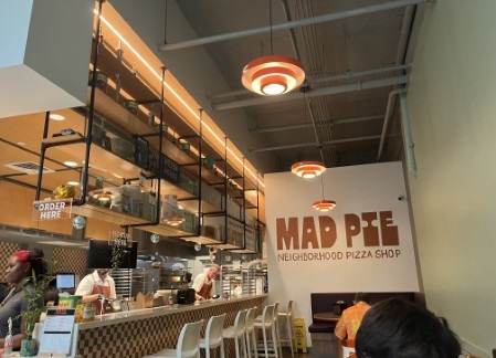 ハワイ　「MAD PIE」HEIGHBORHOOD PIZZA SHOP