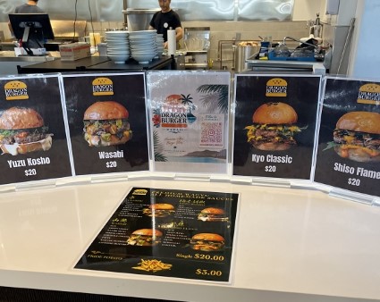 ハワイ 「DRAGON BURGER」