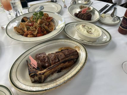 ハワイ 「ウルフギャング」で豪華ランチ